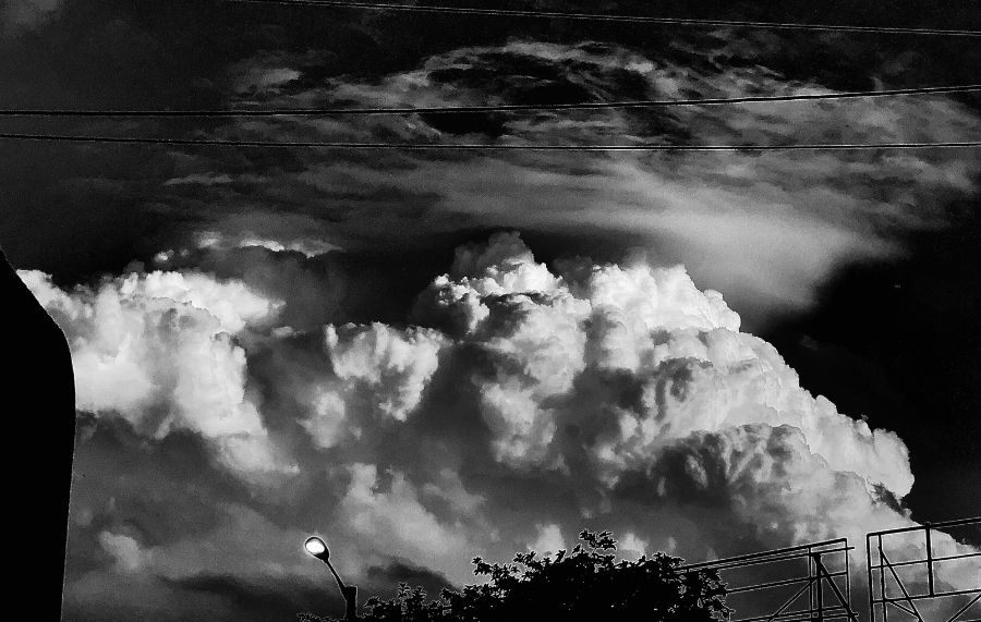 Leave Me an image of thick white cloud covering the sky 